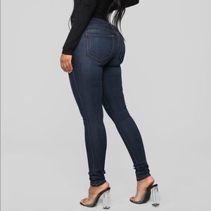 NWT - Fashion Nova Classic Mid Rise Jeans size 1